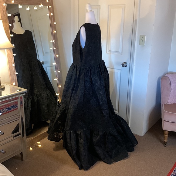 MAC DUGGAL
Mac Duggal Sleeveless High Low Brocade Gown - Picture 9 of 16